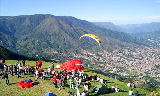 Medellin-paragliding-tour-05